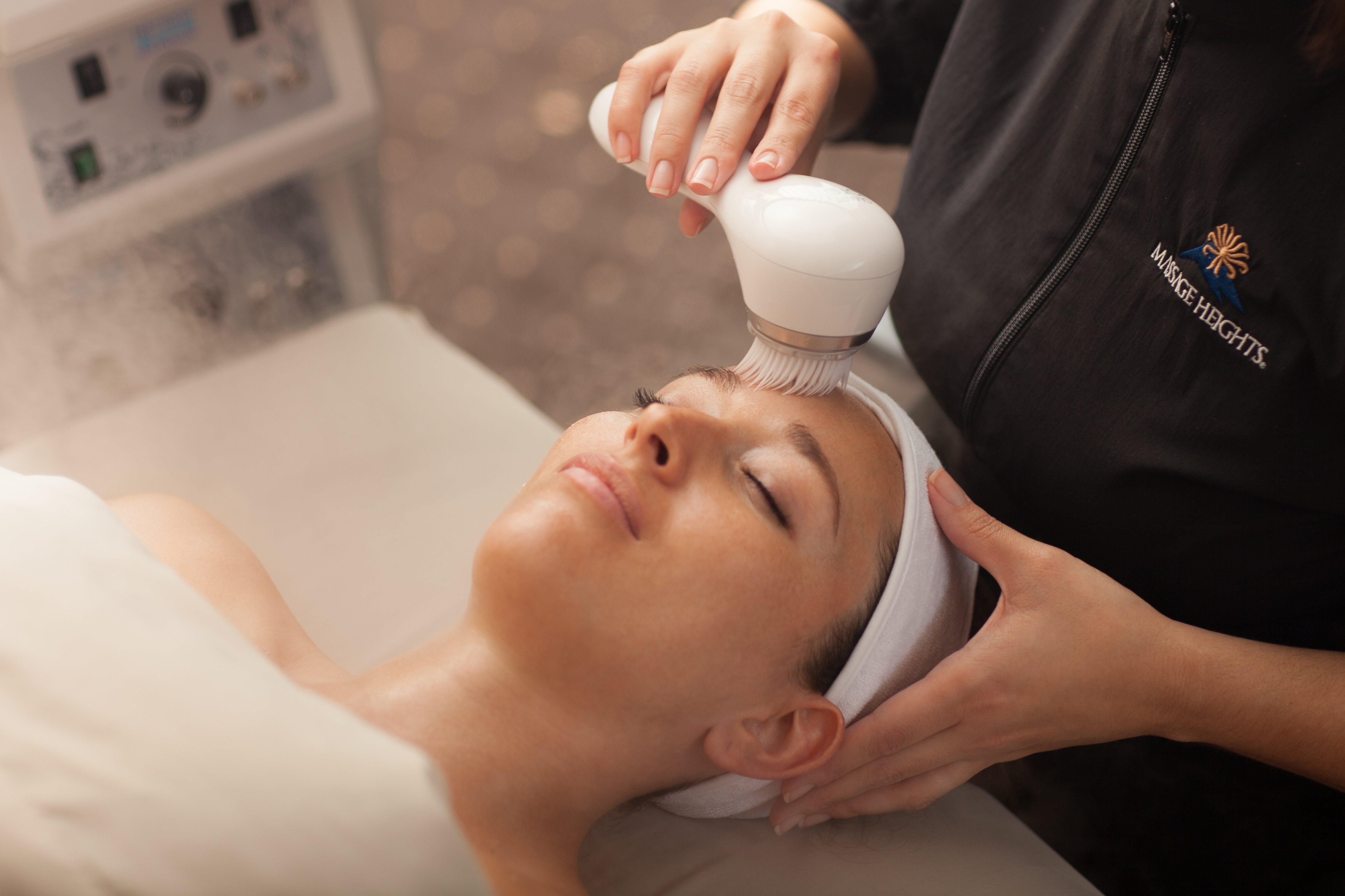facial service with facial scrubber